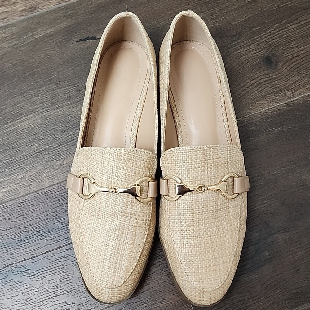 Natural Flat Loafer with gold buckle sz 7.5